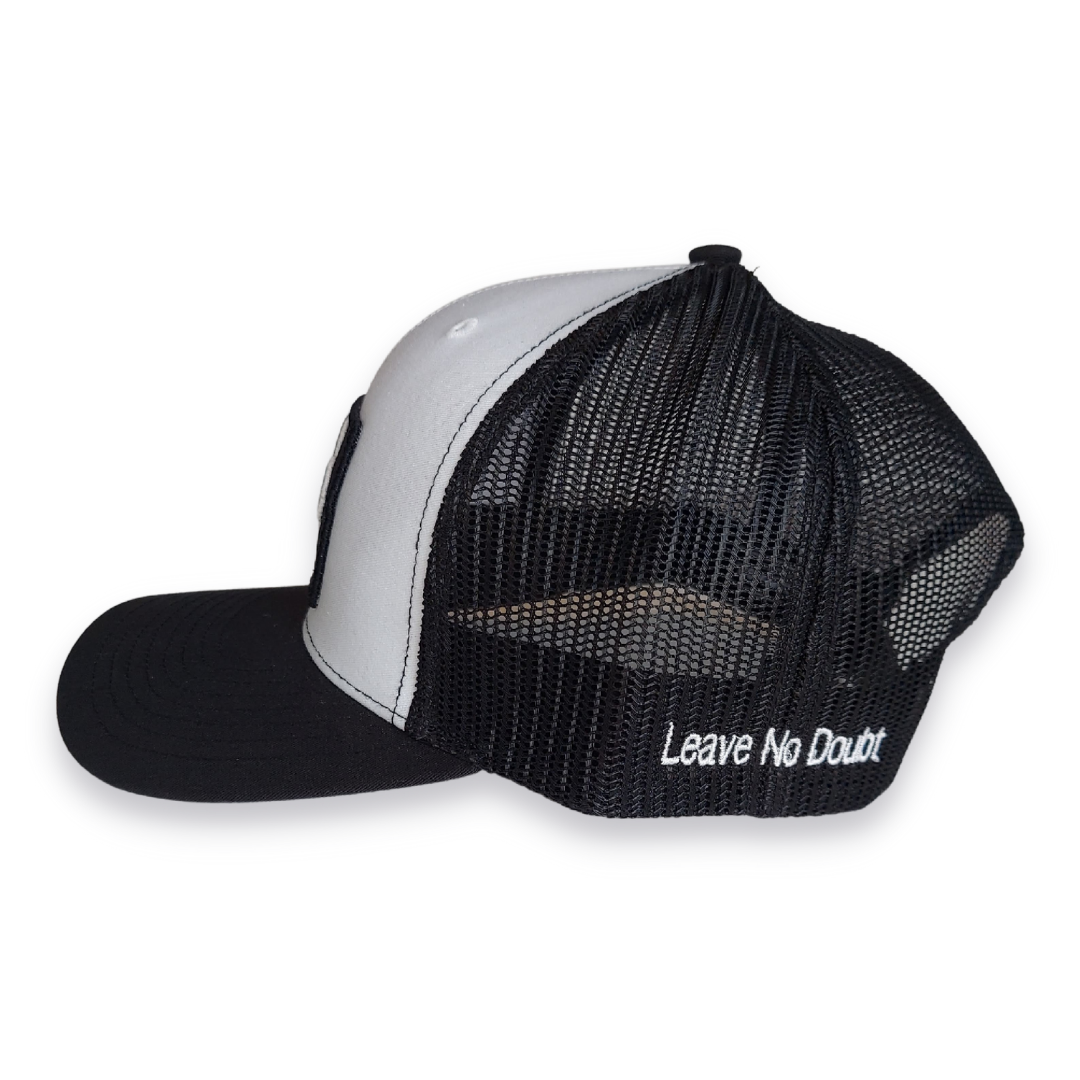 LND Trucker - Black/White