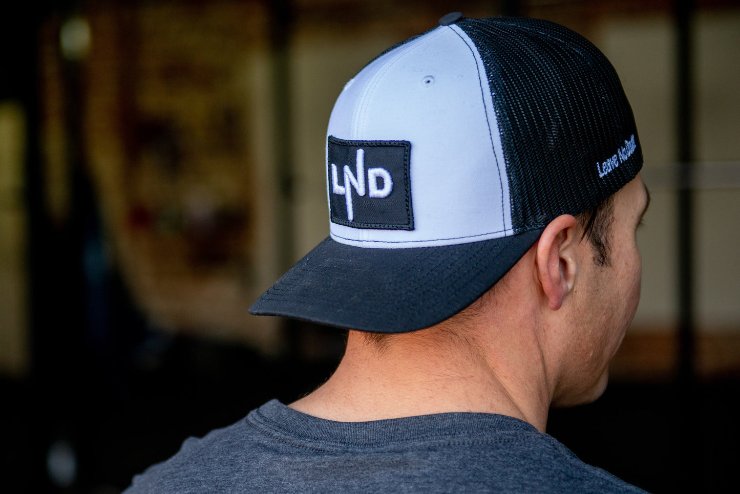 LND Trucker - Black/White